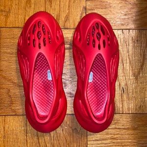 Yeezy Foam Runner “Vermilion”